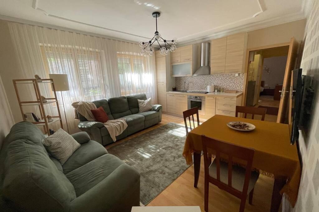 פרישטינה Cozy Apartment In The Old Center Of Prishtina מראה חיצוני תמונה