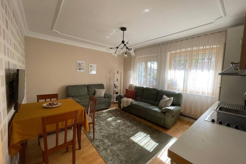 פרישטינה Cozy Apartment In The Old Center Of Prishtina מראה חיצוני תמונה